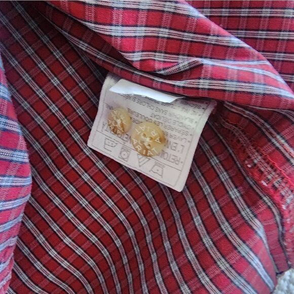 Ariat Burgundy Casual Button Down Shirt with Subtle Pattern - Picture 9 of 10